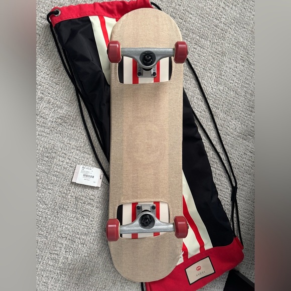 Gucci Interlocking GG Skateboard - Picture 3 of 14